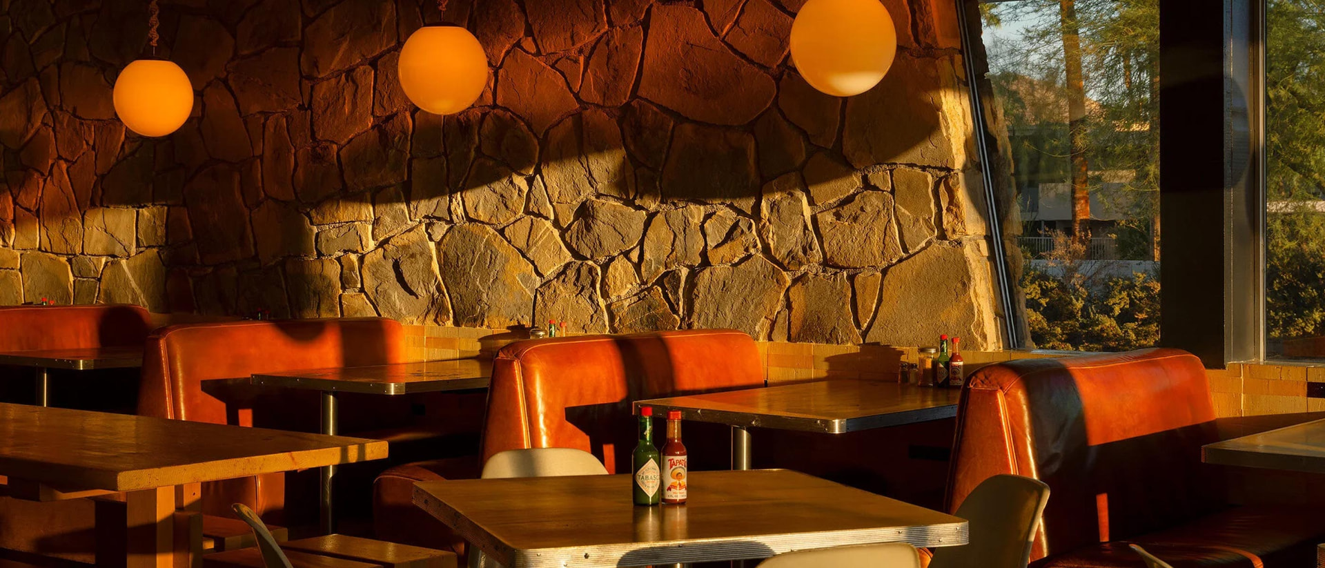 Salle de restaurant pendant le service
